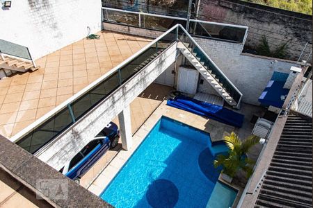 Casa à venda com 530m², 4 quartos e 4 vagas Casa à venda com 530m², 4 quartos e 4 vagasPiscina