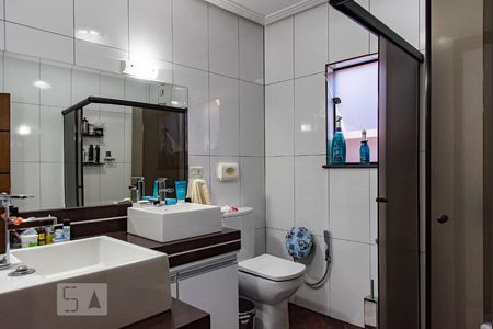 Casa à venda com 530m², 4 quartos e 4 vagas Casa à venda com 530m², 4 quartos e 4 vagasBanheiro