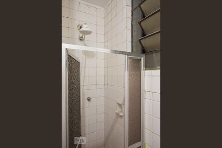 Chuveiro, com box em acrílico de apartamento à venda com 1 quarto, 58m² em Centro, Belo Horizonte