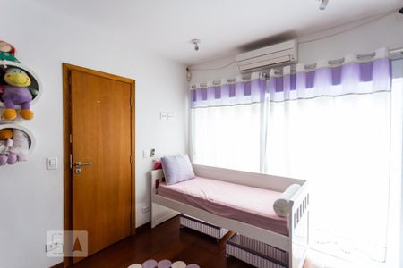Casa à venda com 450m², 5 quartos e 4 vagasSuite
