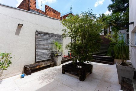 Casa à venda com 450m², 5 quartos e 4 vagasQuintal