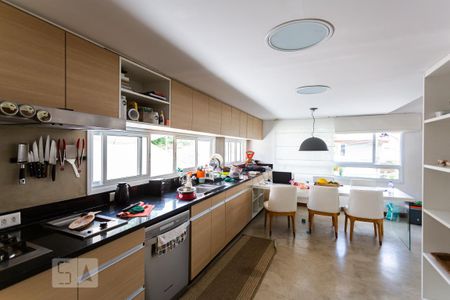Casa à venda com 450m², 5 quartos e 4 vagasCozinha