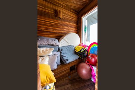 Casa à venda com 450m², 5 quartos e 4 vagasSauna