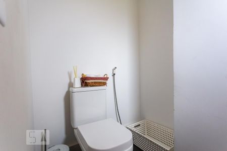 Casa à venda com 450m², 5 quartos e 4 vagasBanheiro da Suite 2