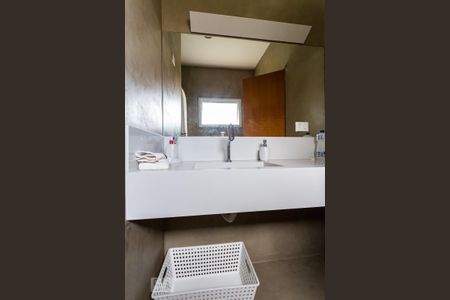 Casa à venda com 450m², 5 quartos e 4 vagasBanheiro da Suite 2