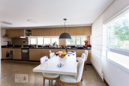 Casa à venda com 450m², 5 quartos e 4 vagasCozinha