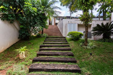 Casa à venda com 450m², 5 quartos e 4 vagasQuintal