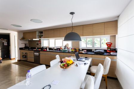 Casa à venda com 450m², 5 quartos e 4 vagasCozinha