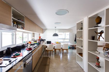 Casa à venda com 450m², 5 quartos e 4 vagasCozinha