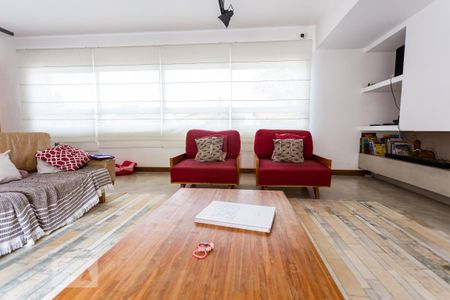 Casa à venda com 450m², 5 quartos e 4 vagasSala