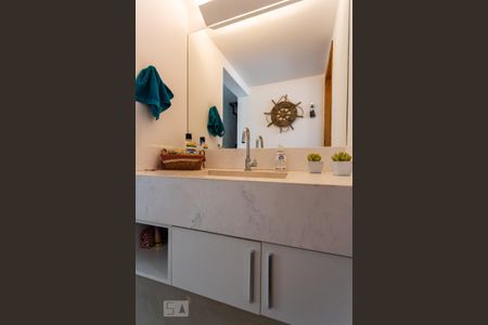 Casa à venda com 450m², 5 quartos e 4 vagasLavabo