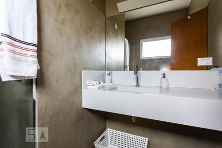 Casa à venda com 450m², 5 quartos e 4 vagasBanheiro da Suite 2