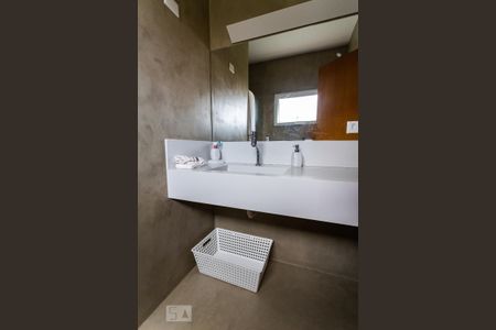 Casa à venda com 450m², 5 quartos e 4 vagasBanheiro da Suite 2