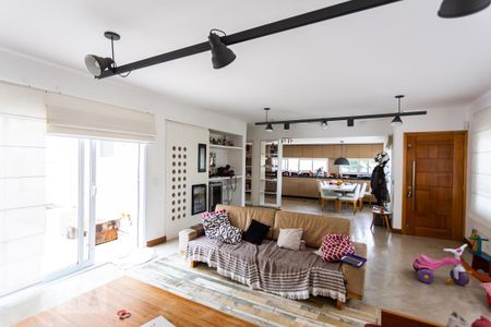 Casa à venda com 450m², 5 quartos e 4 vagasSala