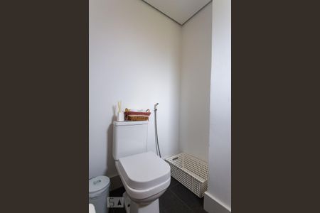 Casa à venda com 450m², 5 quartos e 4 vagasBanheiro da Suite 2