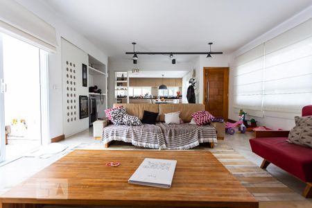 Casa à venda com 450m², 5 quartos e 4 vagasSala