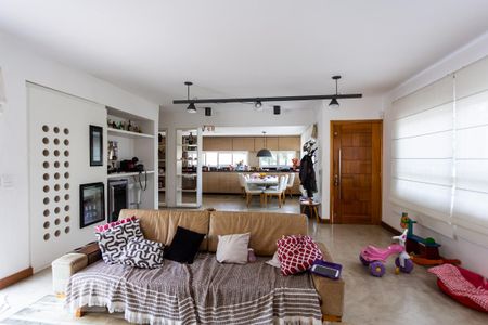 Casa à venda com 450m², 5 quartos e 4 vagasSala