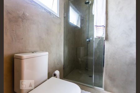 Casa à venda com 450m², 5 quartos e 4 vagasBanheiro da Suite 2