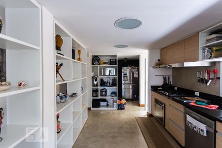 Casa à venda com 450m², 5 quartos e 4 vagasCozinha