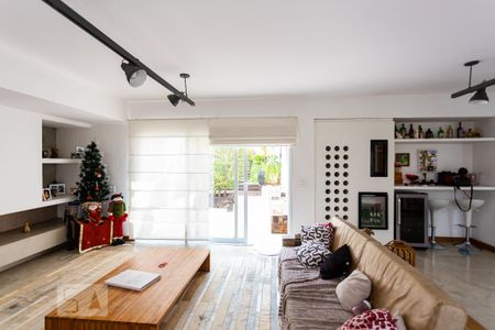 Casa à venda com 450m², 5 quartos e 4 vagasSala