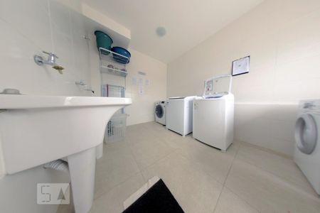 Studio para alugar com 32m², 1 quarto e sem vaga Studio para alugar com 32m², 1 quarto e sem vagaLavanderia