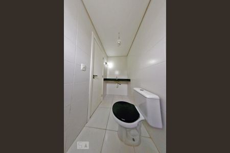 Banheiro de kitnet/studio para alugar com 1 quarto, 32m² em Água Verde, Curitiba