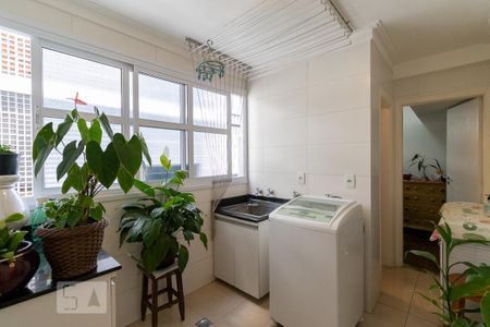 Apartamento à venda com 143m², 3 quartos e 1 vagaÁrea de serviço