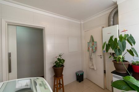 Apartamento à venda com 143m², 3 quartos e 1 vagaÁrea de serviço