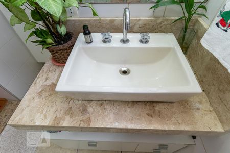 Apartamento à venda com 143m², 3 quartos e 1 vagaBanheiro da suíte