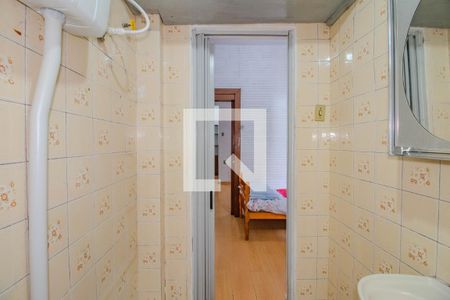 Banheiro de apartamento à venda com 1 quarto, 35m² em Floresta, Porto Alegre