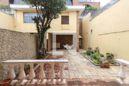 Casa para alugar com 288m², 3 quartos e 4 vagas Casa para alugar com 288m², 3 quartos e 4 vagasVista