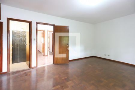 Casa para alugar com 288m², 3 quartos e 4 vagas Casa para alugar com 288m², 3 quartos e 4 vagasSuíte 1