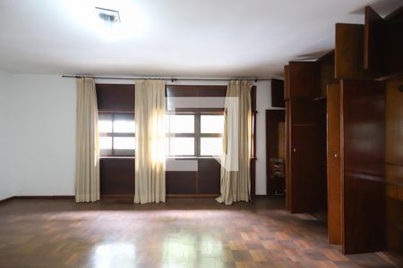 Casa para alugar com 288m², 3 quartos e 4 vagas Casa para alugar com 288m², 3 quartos e 4 vagasSuíte 1