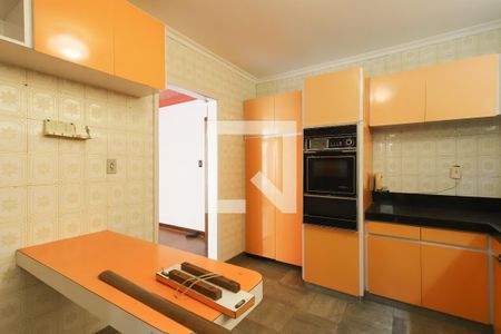 Casa para alugar com 288m², 3 quartos e 4 vagas Casa para alugar com 288m², 3 quartos e 4 vagasCozinha