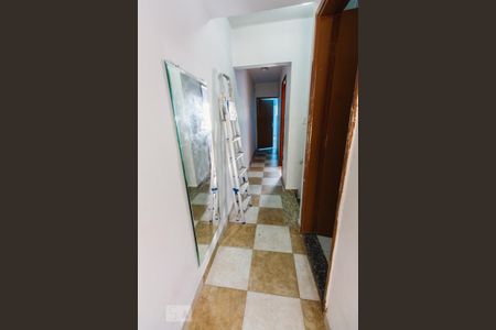 Casa à venda com 100m², 4 quartos e 1 vaga Casa à venda com 100m², 4 quartos e 1 vagaCorredor
