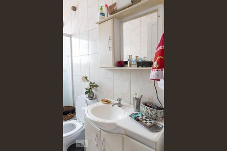 Casa à venda com 210m², 3 quartos e 2 vagas Casa à venda com 210m², 3 quartos e 2 vagasBanheiro Social Piso Inferior