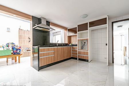 Casa para alugar com 300m², 3 quartos e 3 vagasCozinha