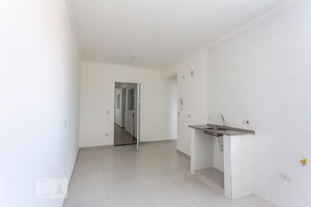 Cozinha de apartamento para alugar com 1 quarto, 30m² em Jardim Roberto, Osasco