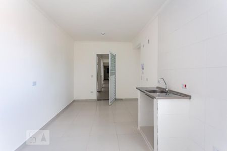 Cozinha de apartamento para alugar com 1 quarto, 30m² em Jardim Roberto, Osasco
