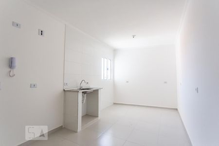 Cozinha de apartamento para alugar com 1 quarto, 30m² em Jardim Roberto, Osasco