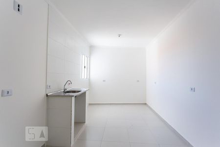Cozinha de apartamento para alugar com 1 quarto, 30m² em Jardim Roberto, Osasco
