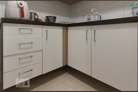 Casa de condomínio para alugar com 78m², 2 quartos e 1 vagaCozinha - Armários