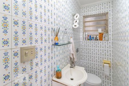 Casa à venda com 150m², 3 quartos e 2 vagas Casa à venda com 150m², 3 quartos e 2 vagasBanheiro 2