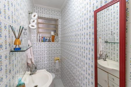 Casa à venda com 150m², 3 quartos e 2 vagas Casa à venda com 150m², 3 quartos e 2 vagasBanheiro 2