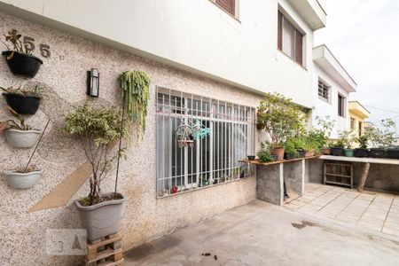 Casa à venda com 150m², 3 quartos e 2 vagas Casa à venda com 150m², 3 quartos e 2 vagasQuintal