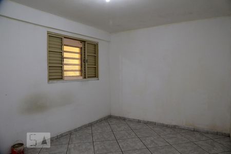 Quarto 2 de casa para alugar com 2 quartos, 70m² em Jardim Oliveiras, Taboão da Serra