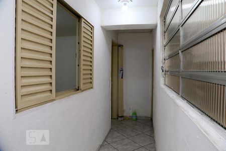 Corredor de casa para alugar com 2 quartos, 70m² em Jardim Oliveiras, Taboão da Serra