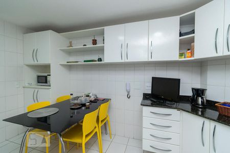 Apartamento para alugar com 138m², 3 quartos e 2 vagasCOZINHA