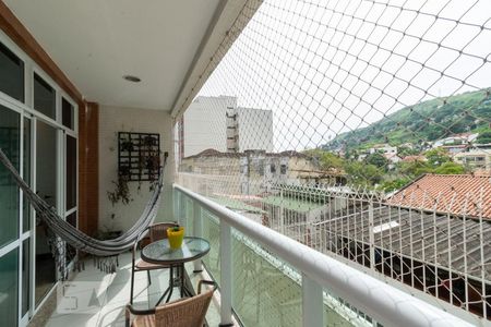 Apartamento para alugar com 138m², 3 quartos e 2 vagasVARANDA