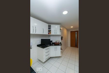 Apartamento para alugar com 138m², 3 quartos e 2 vagasCOZINHA